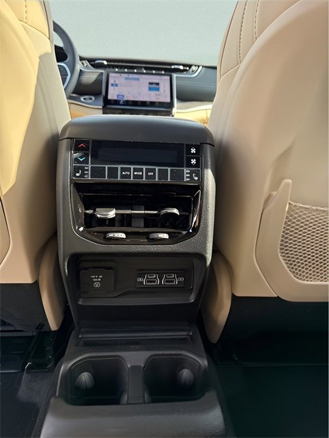 New 2025 Jeep Grand Cherokee L Limited image 24