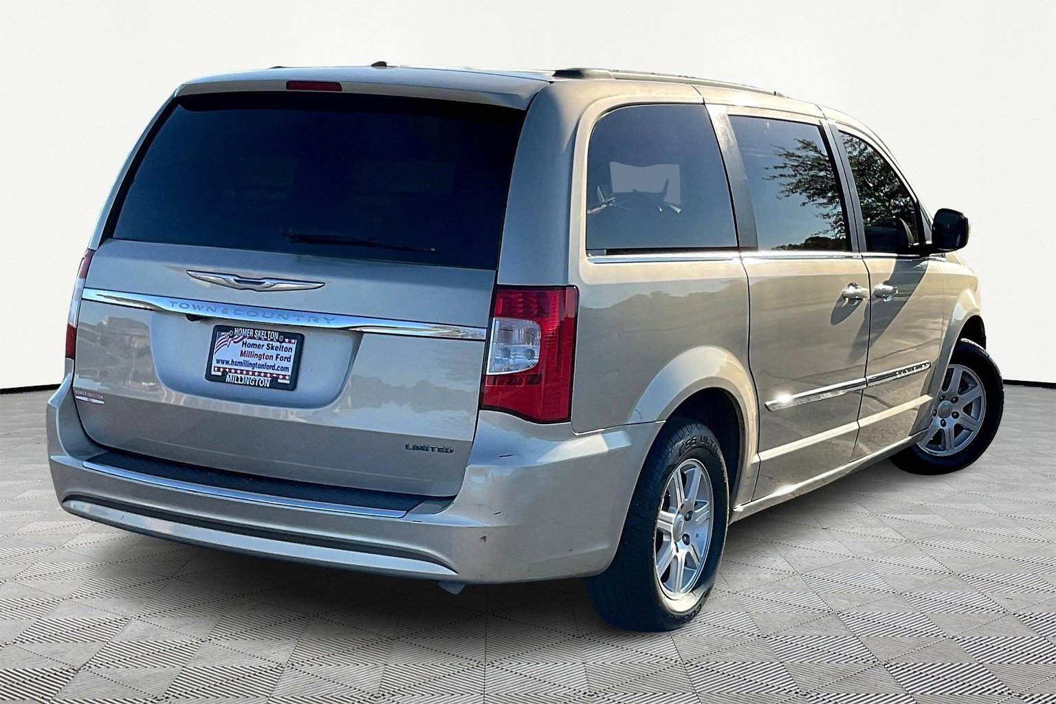 Used 2012 Chrysler Town & Country Touring w/ Entertainment Group #1 image 12