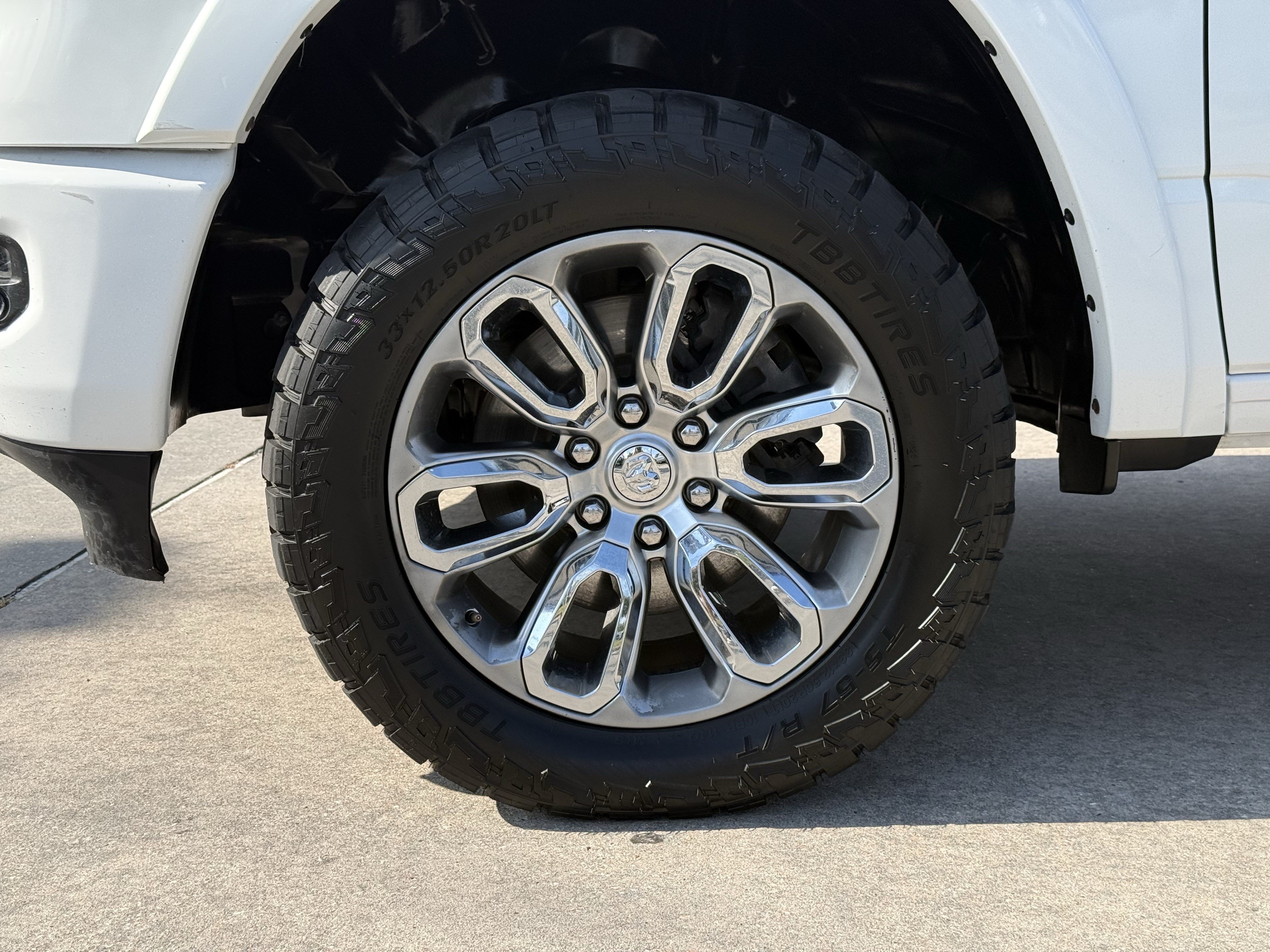 Used 2021 RAM 1500 Laramie w/ Sport Appearance Package AWD/4WD image 12