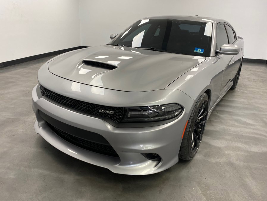 Used 2018 Dodge Charger R/T image 2
