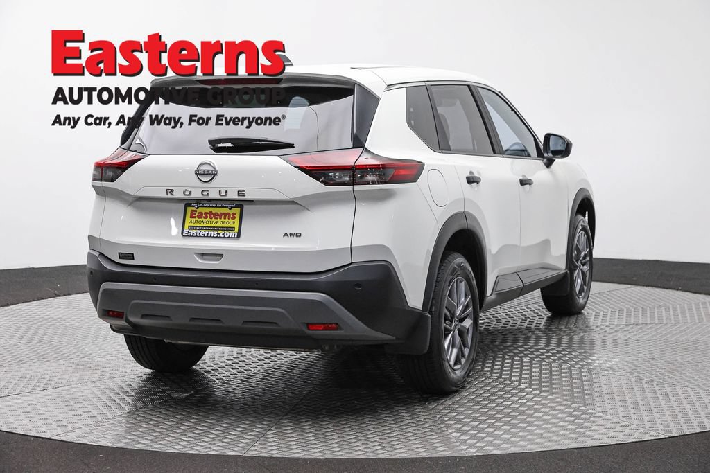Used 2023 Nissan Rogue S AWD/4WD image 5