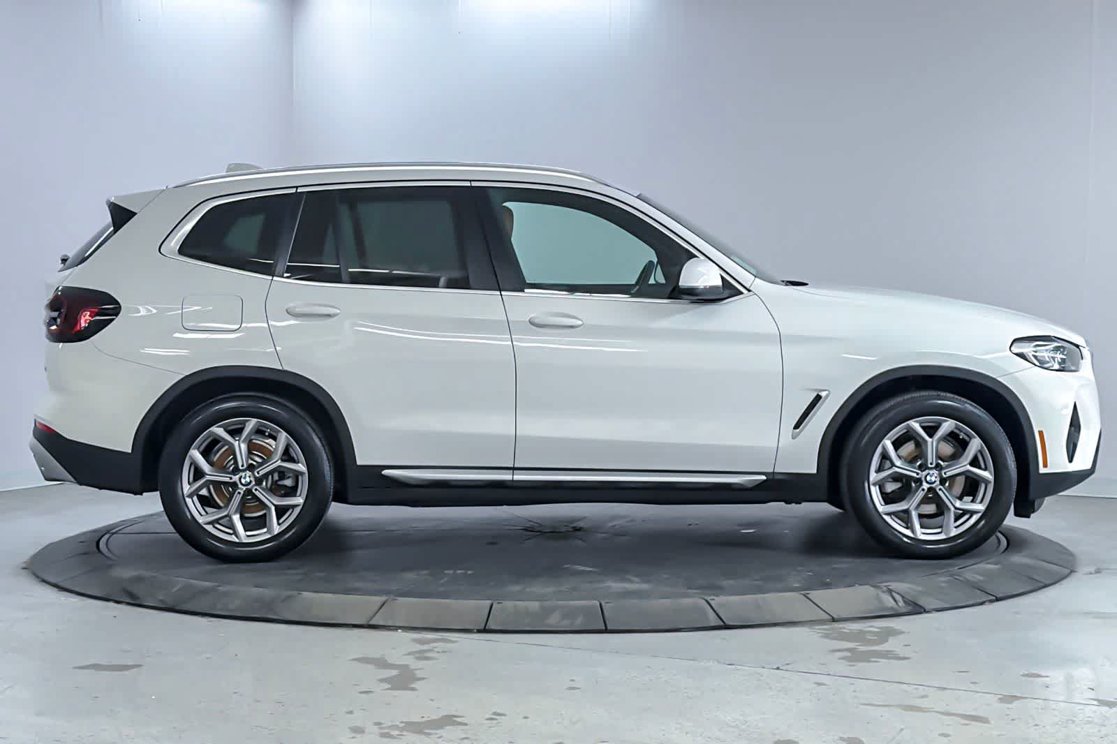 Used 2023 BMW X3 xDrive30i w/ Premium Package AWD/4WD image 8