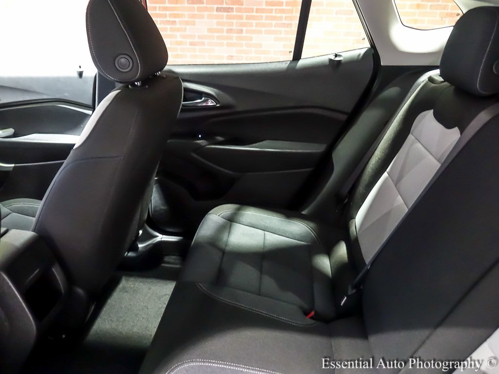 Used 2025 Chevrolet Trax LS w/ LS Convenience Package image 16