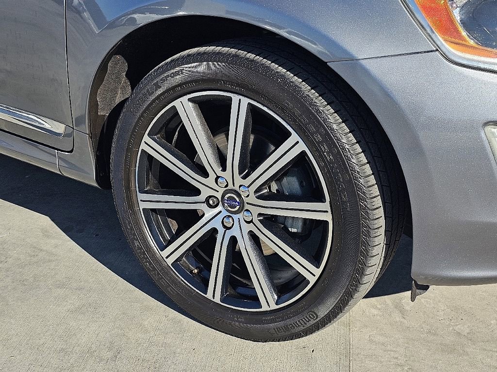 Used 2016 Volvo XC60 T5 Platinum w/ Protection Package FWD image 8