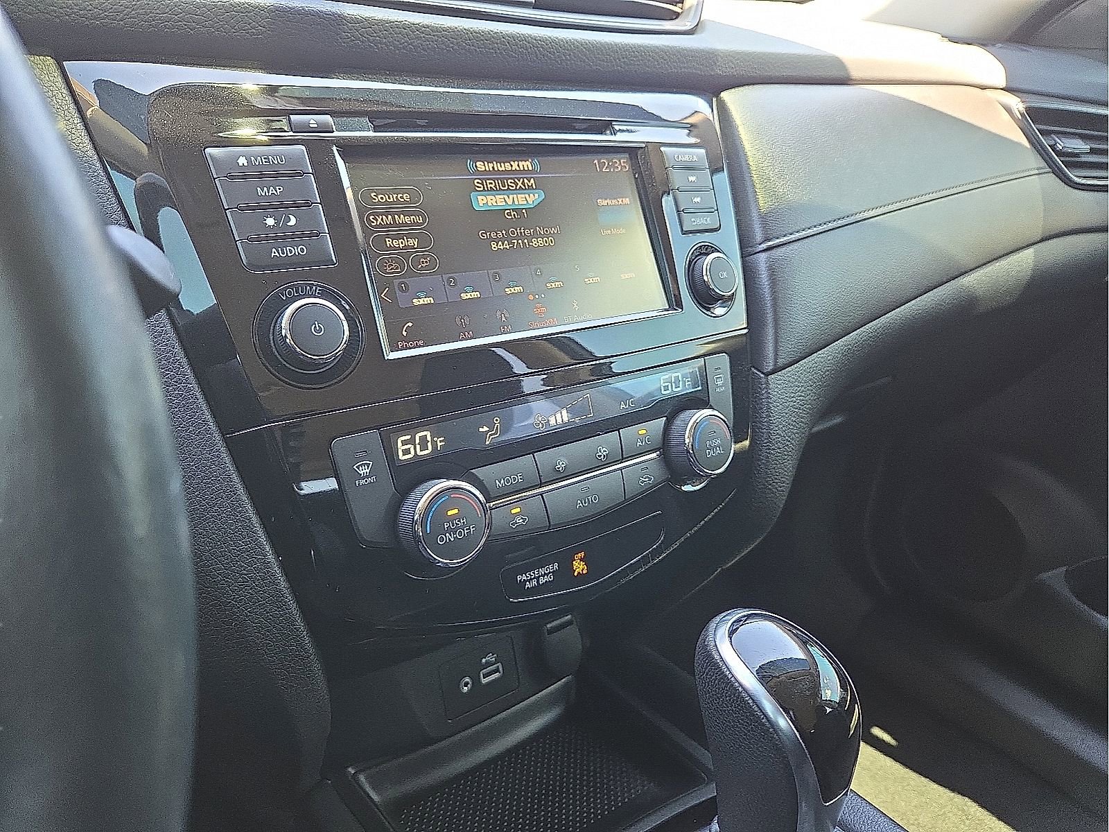 Used 2018 Nissan Rogue SV w/ Premium Package FWD image 16