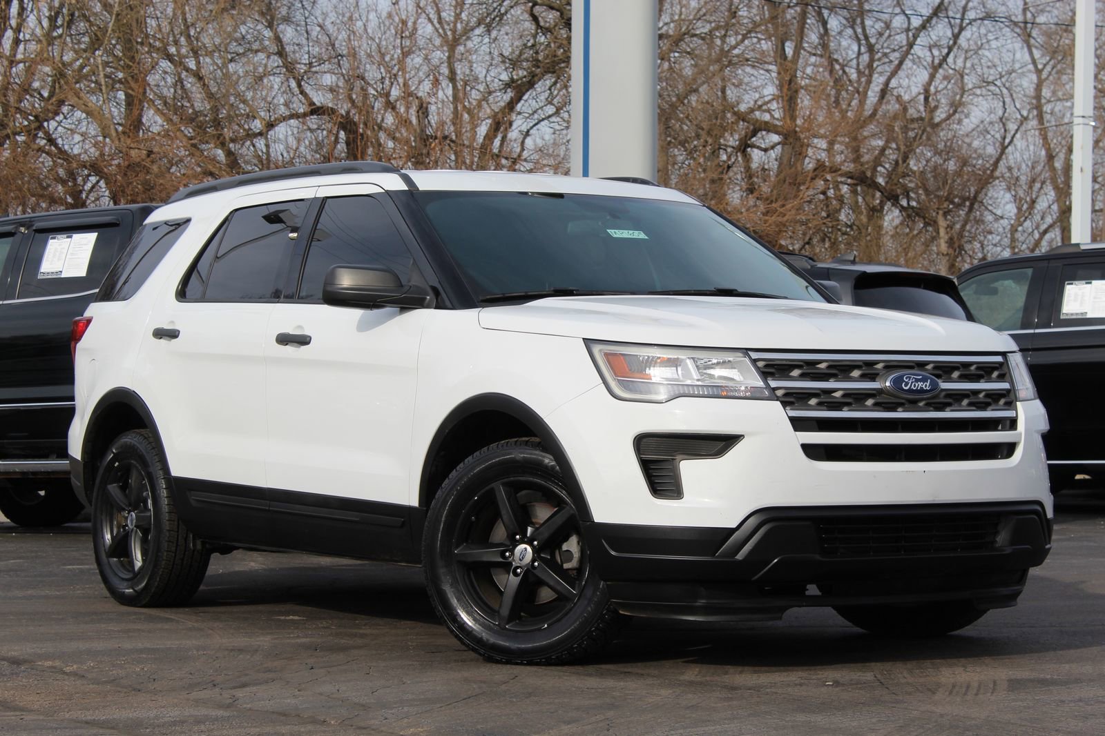 Used 2019 Ford Explorer 4WD w/ Class III Trailer Tow Package image 1
