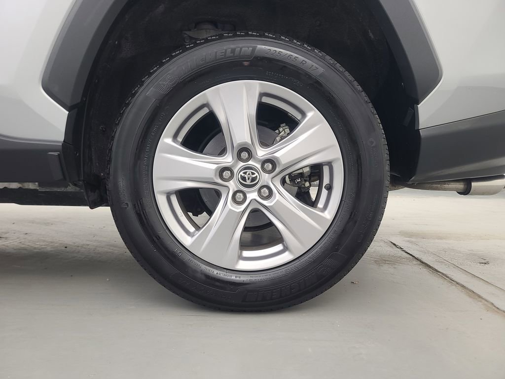 Used 2025 Toyota RAV4 XLE image 21