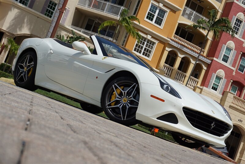 Used 2017 Ferrari California T RWD image 69