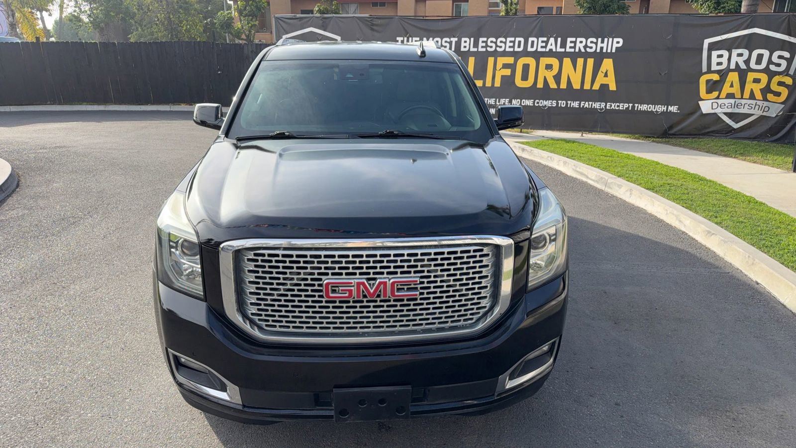 Used 2016 GMC Yukon XL Denali image 13