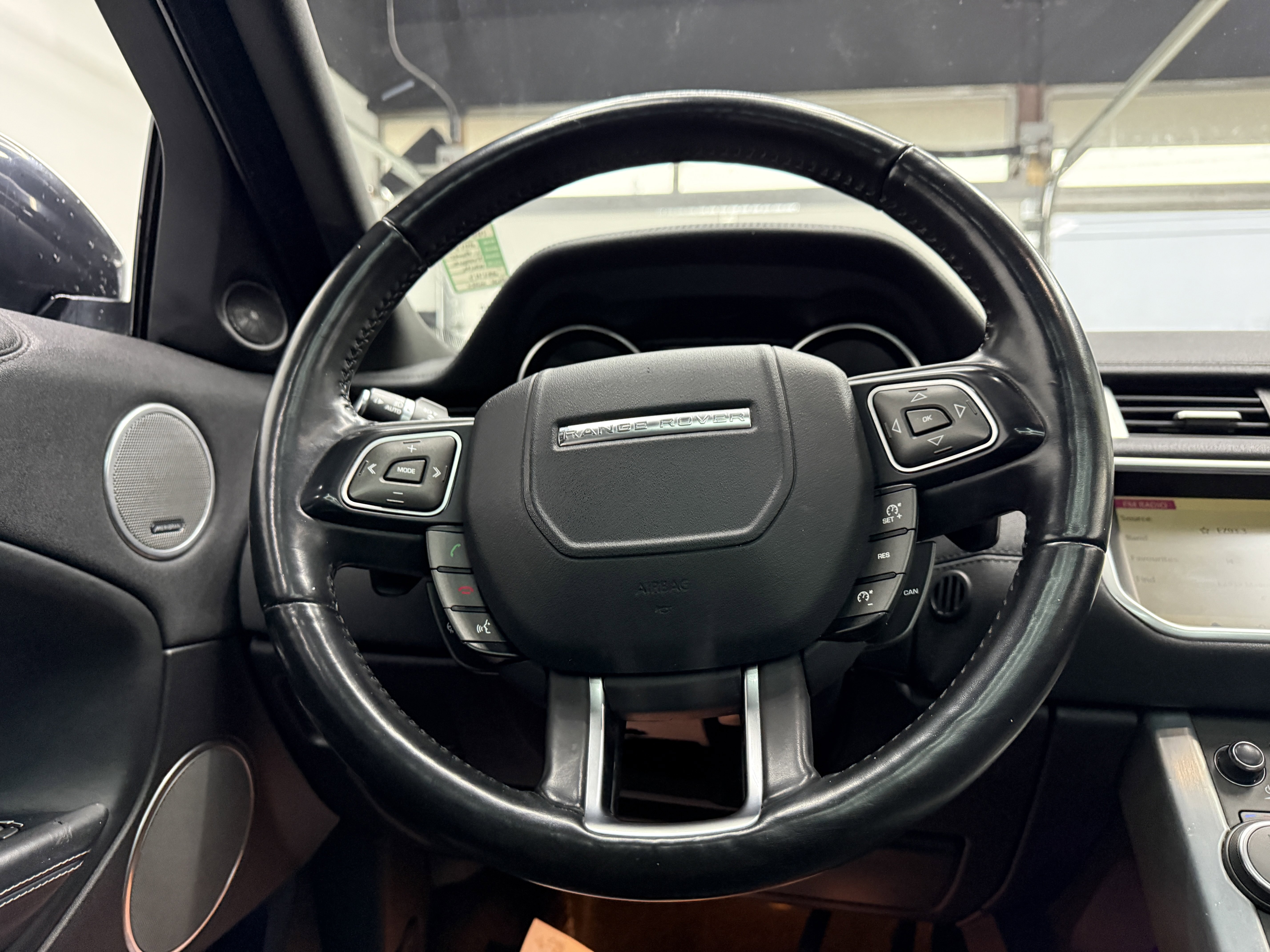 Used 2017 Land Rover Range Rover Evoque HSE image 16