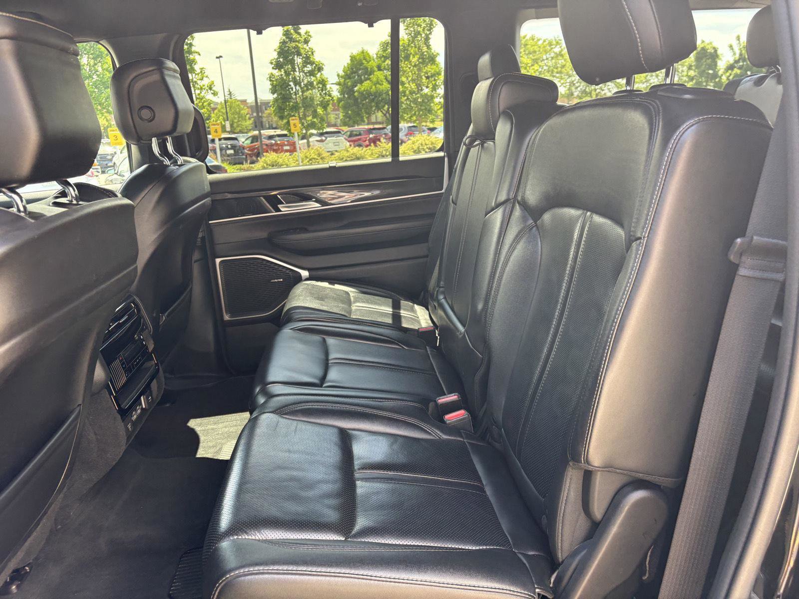 Used 2022 Jeep Wagoneer Series I w/ Convenience Group I AWD/4WD image 19