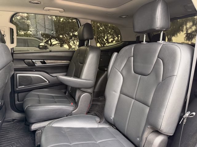 Used 2020 Kia Telluride SX w/ Towing Package FWD image 17