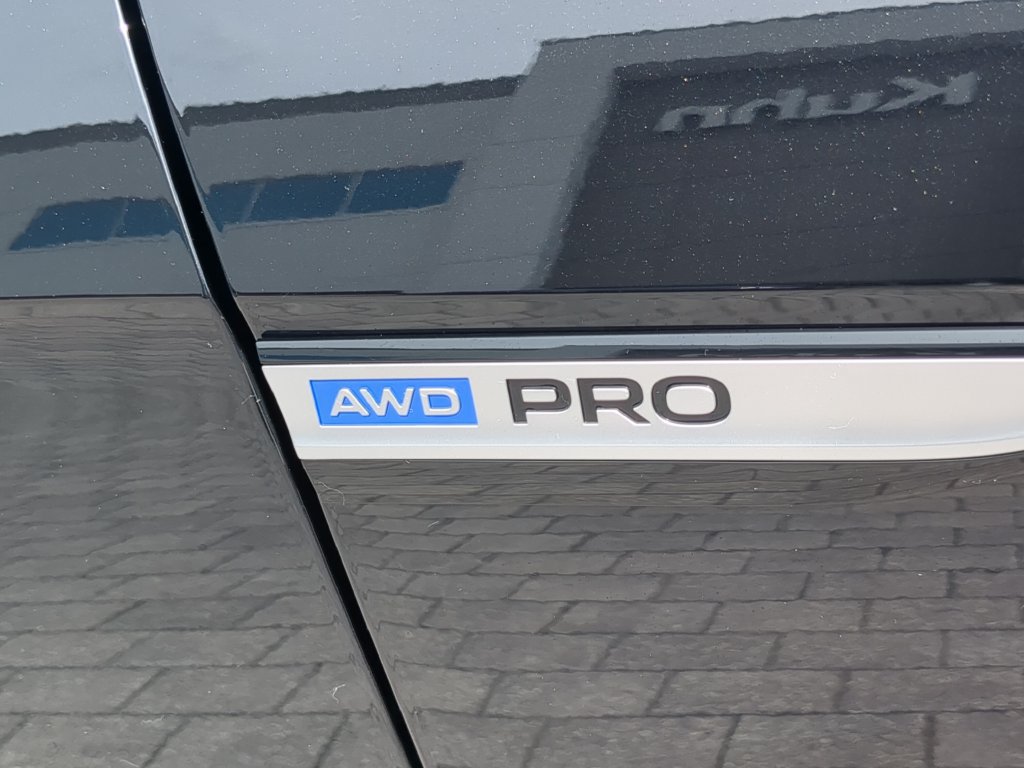 Certified 2023 Volkswagen ID.4 Pro AWD/4WD image 11