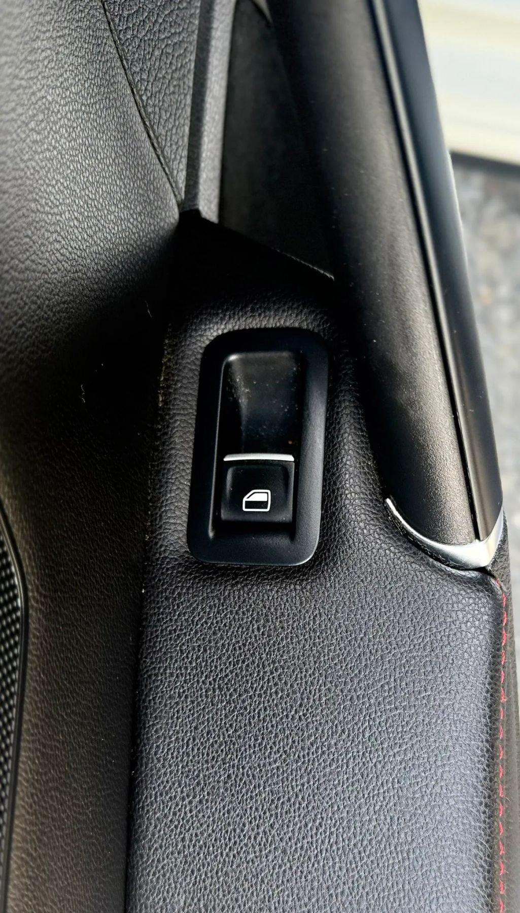 Used 2015 Volkswagen GTI SE image 30