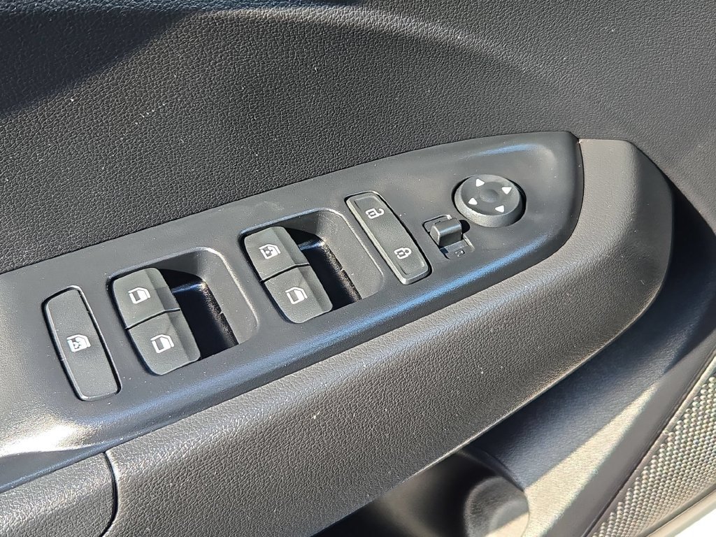Used 2026 Hyundai Venue SEL FWD image 13