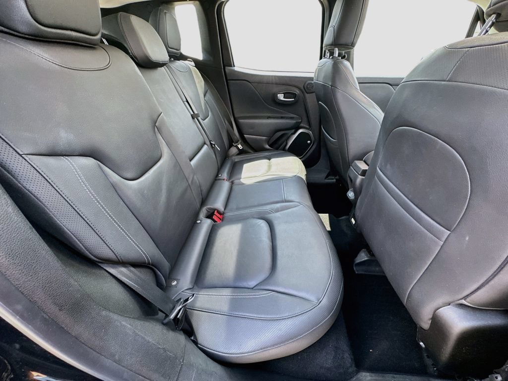 Used 2018 Jeep Renegade Limited w/ UConnect 8.4 Nav Group AWD/4WD image 30