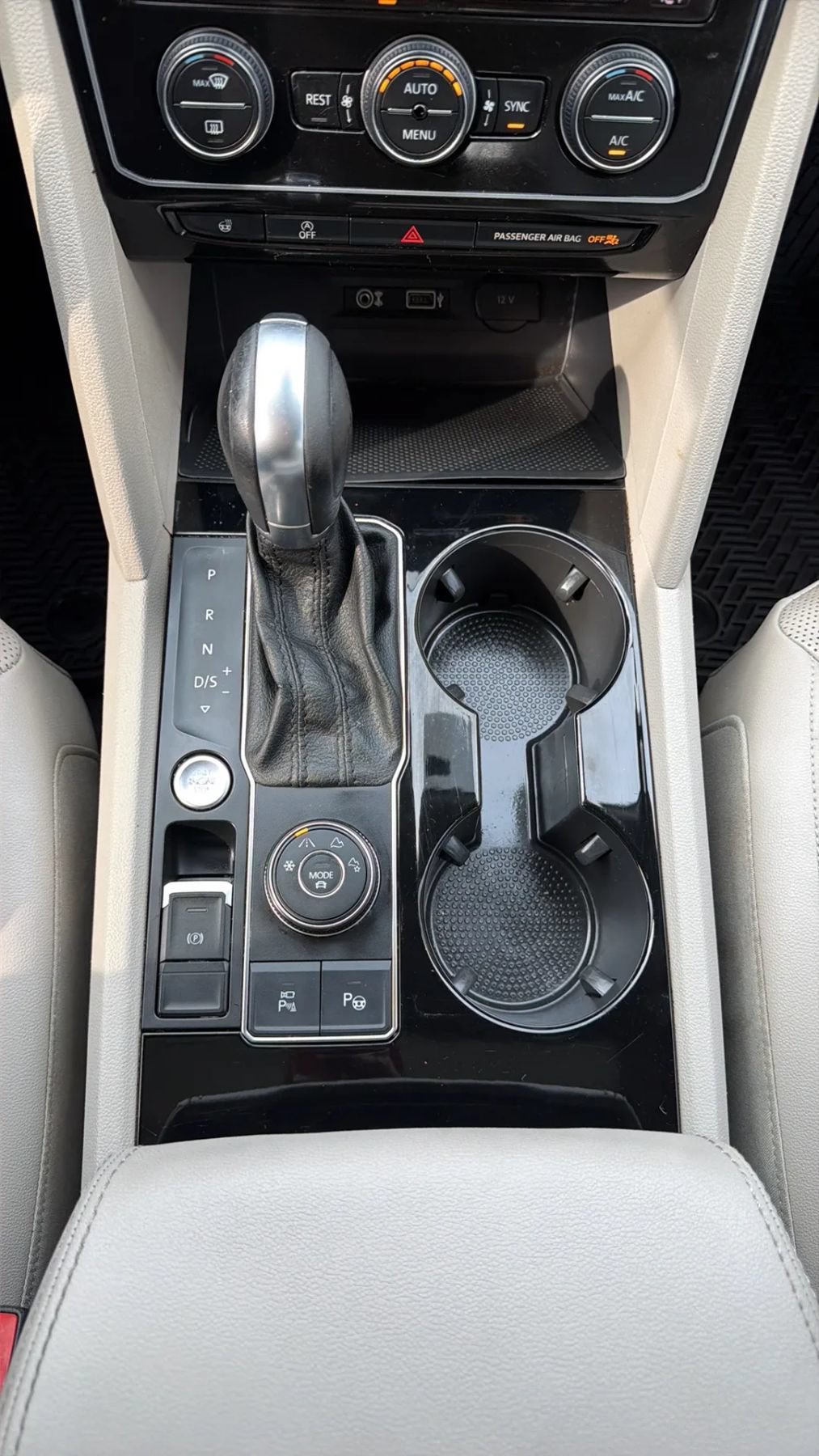 Used 2018 Volkswagen Atlas SEL Premium AWD/4WD image 20