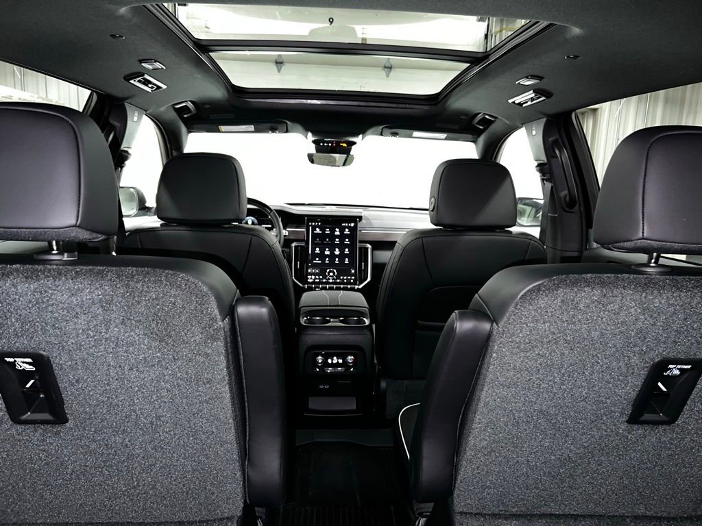 New 2026 GMC Acadia Denali w/ Super Cruise Package image 36