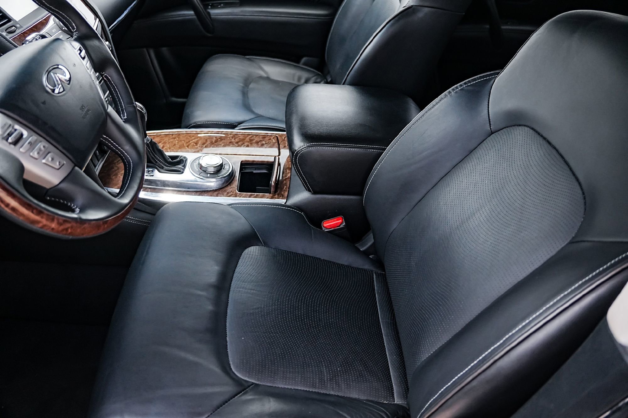 Used 2017 INFINITI QX80 4WD w/ Driver Assistance Package image 11