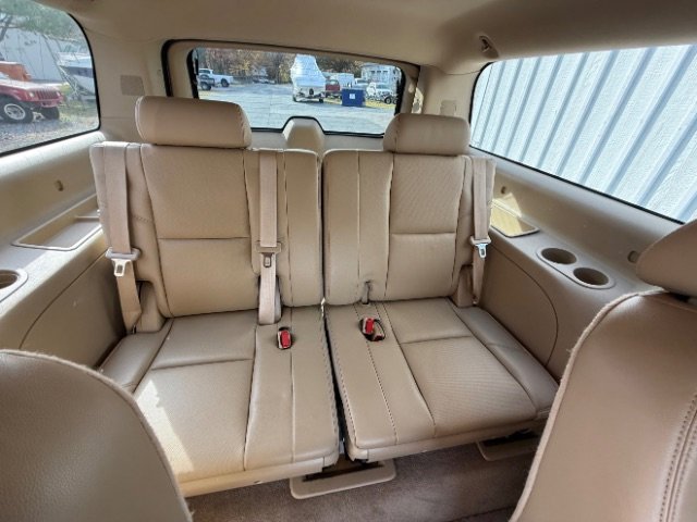 Used 2010 Chevrolet Suburban LTZ image 9