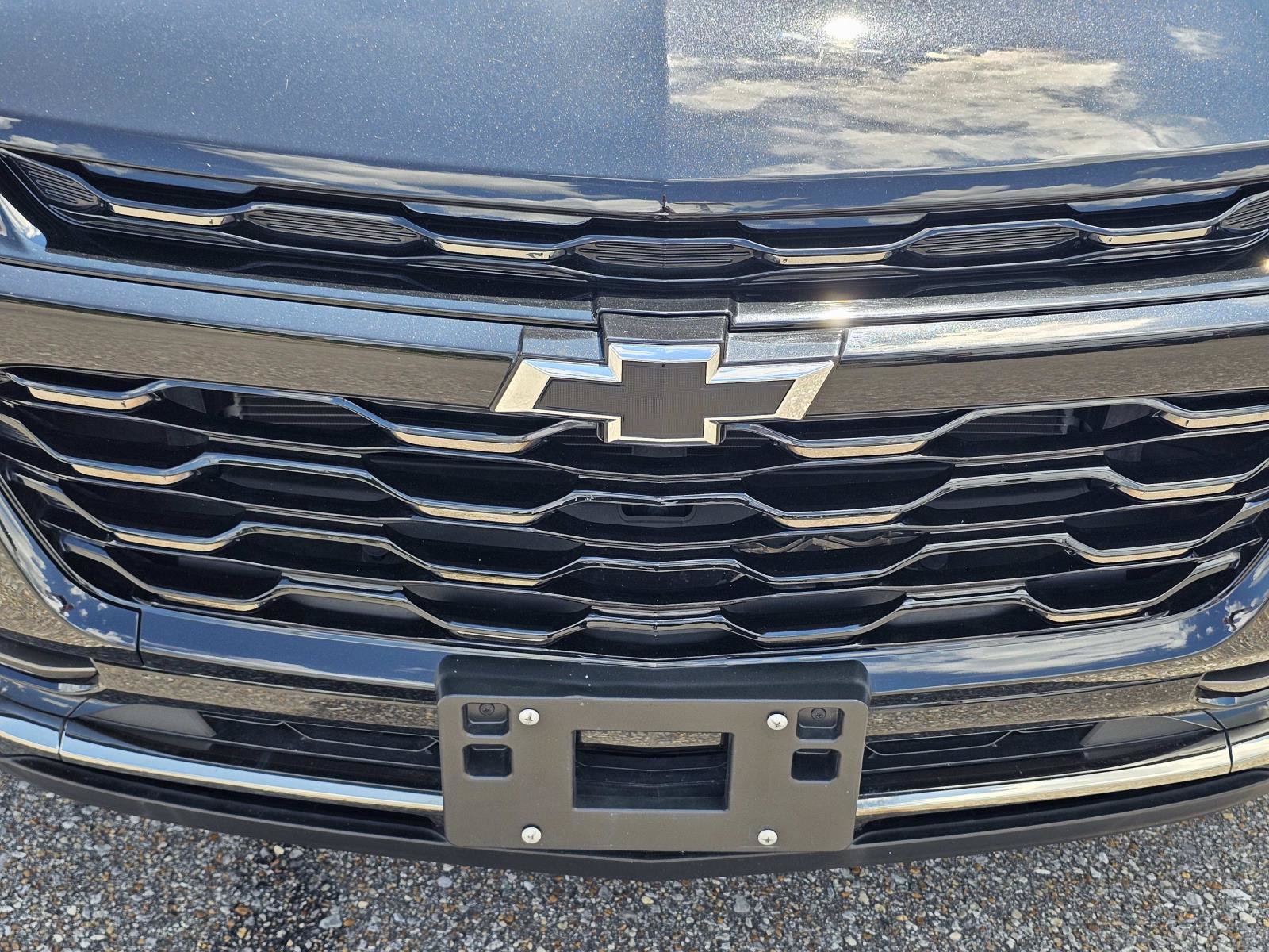 Used 2025 Chevrolet Trax ACTIV w/ Sunroof Package FWD image 3