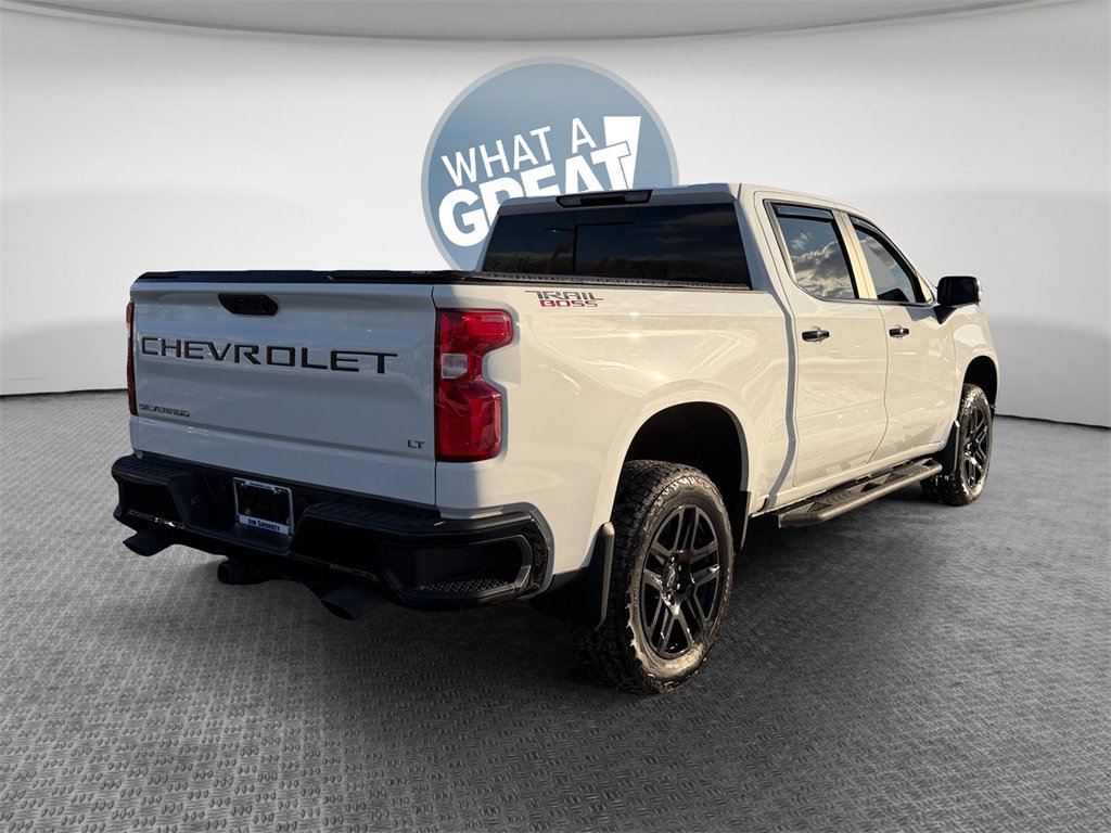 Used 2025 Chevrolet Silverado 1500 LT Trail Boss w/ Convenience Package II image 3
