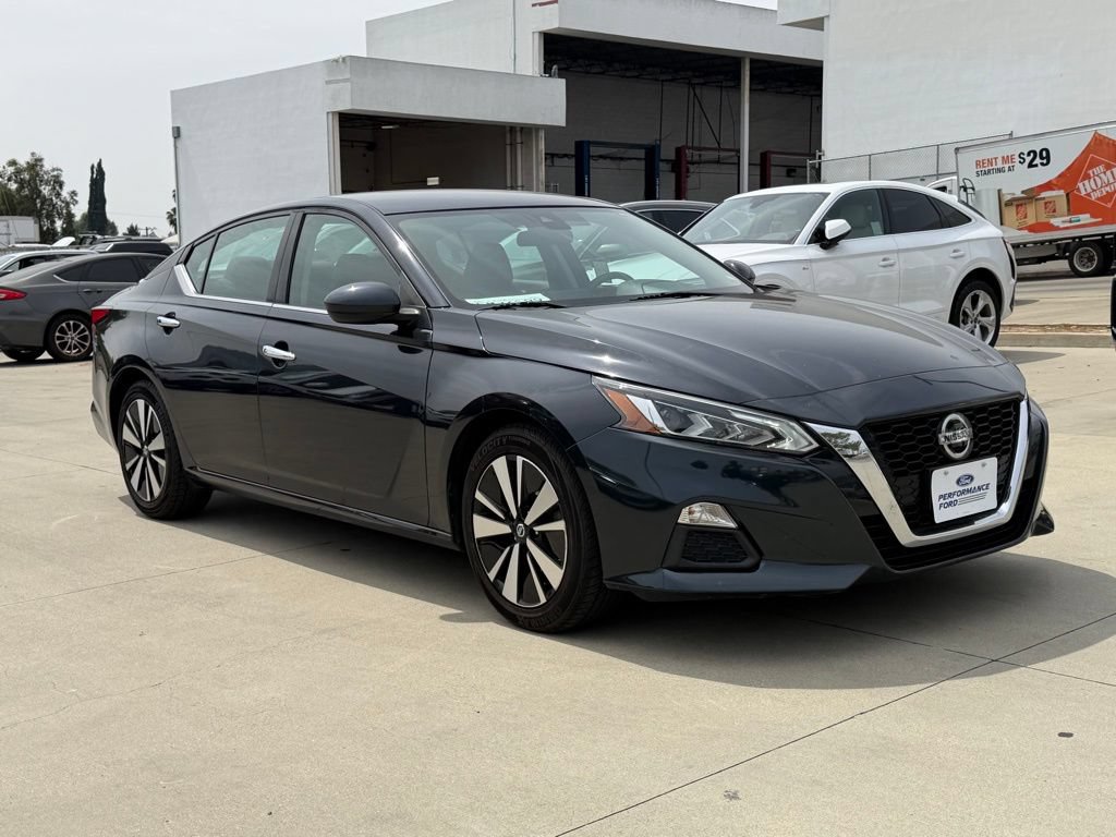 Used 2022 Nissan Altima 2.5 SV FWD image 5
