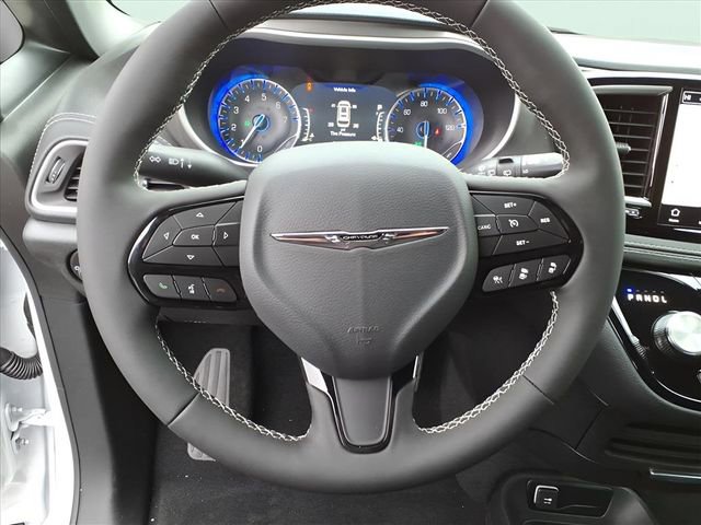 New 2026 Chrysler Pacifica Select AWD/4WD image 19