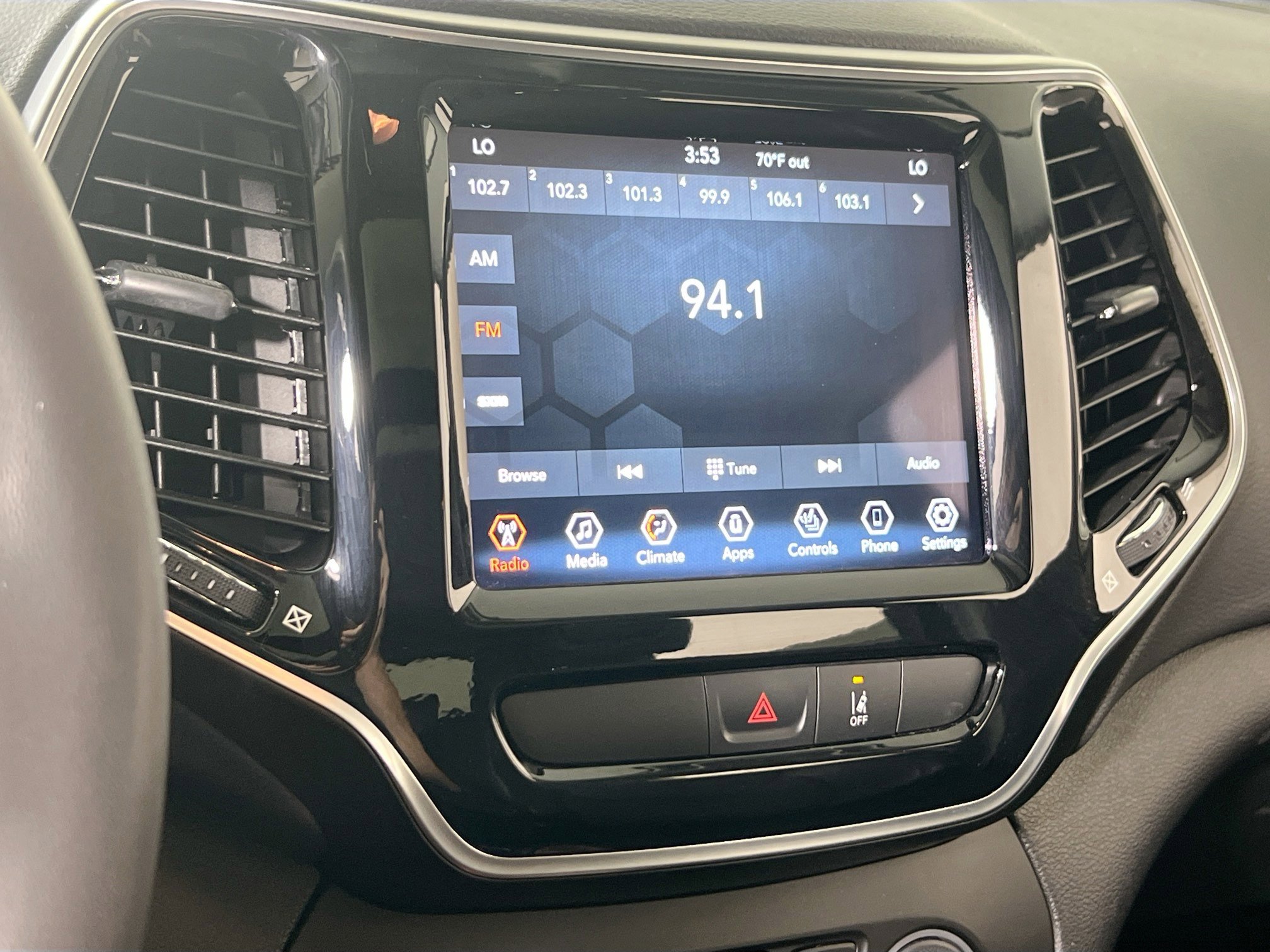 Used 2022 Jeep Cherokee Limited image 14