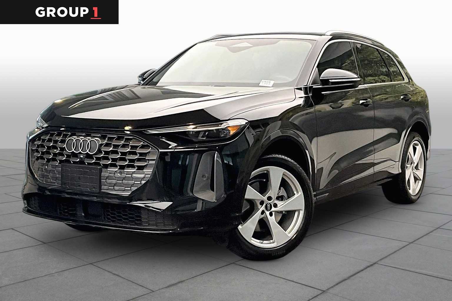 Certified 2025 Audi Q5 Premium AWD/4WD image 1