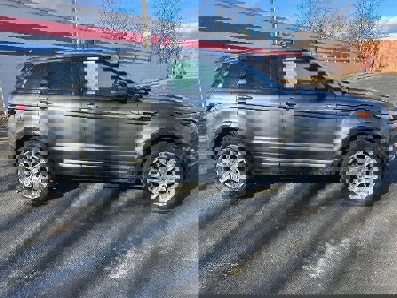 Used 2015 Land Rover Range Rover Evoque Pure Plus image 2
