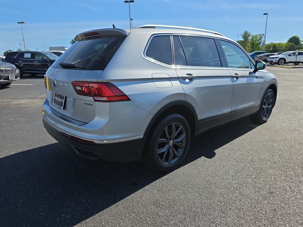 Used 2022 Volkswagen Tiguan SE AWD/4WD image 9
