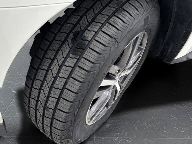 Used 2019 INFINITI QX60 Luxe w/ Essential Package image 38