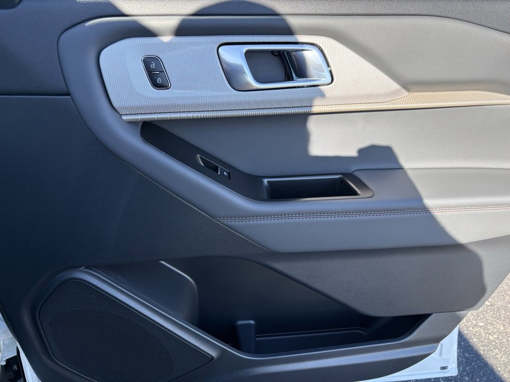 New 2026 Ford Explorer Active image 31