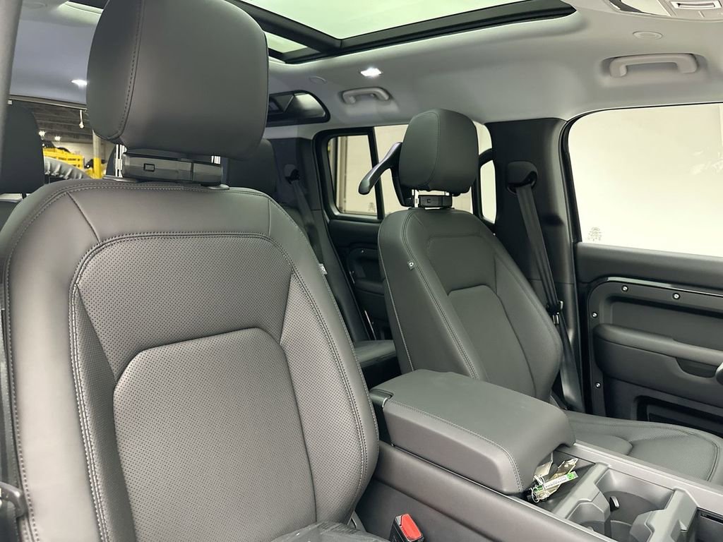Certified 2025 Land Rover Defender 110 S image 5