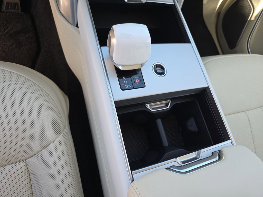 New 2025 Land Rover Range Rover SV image 25