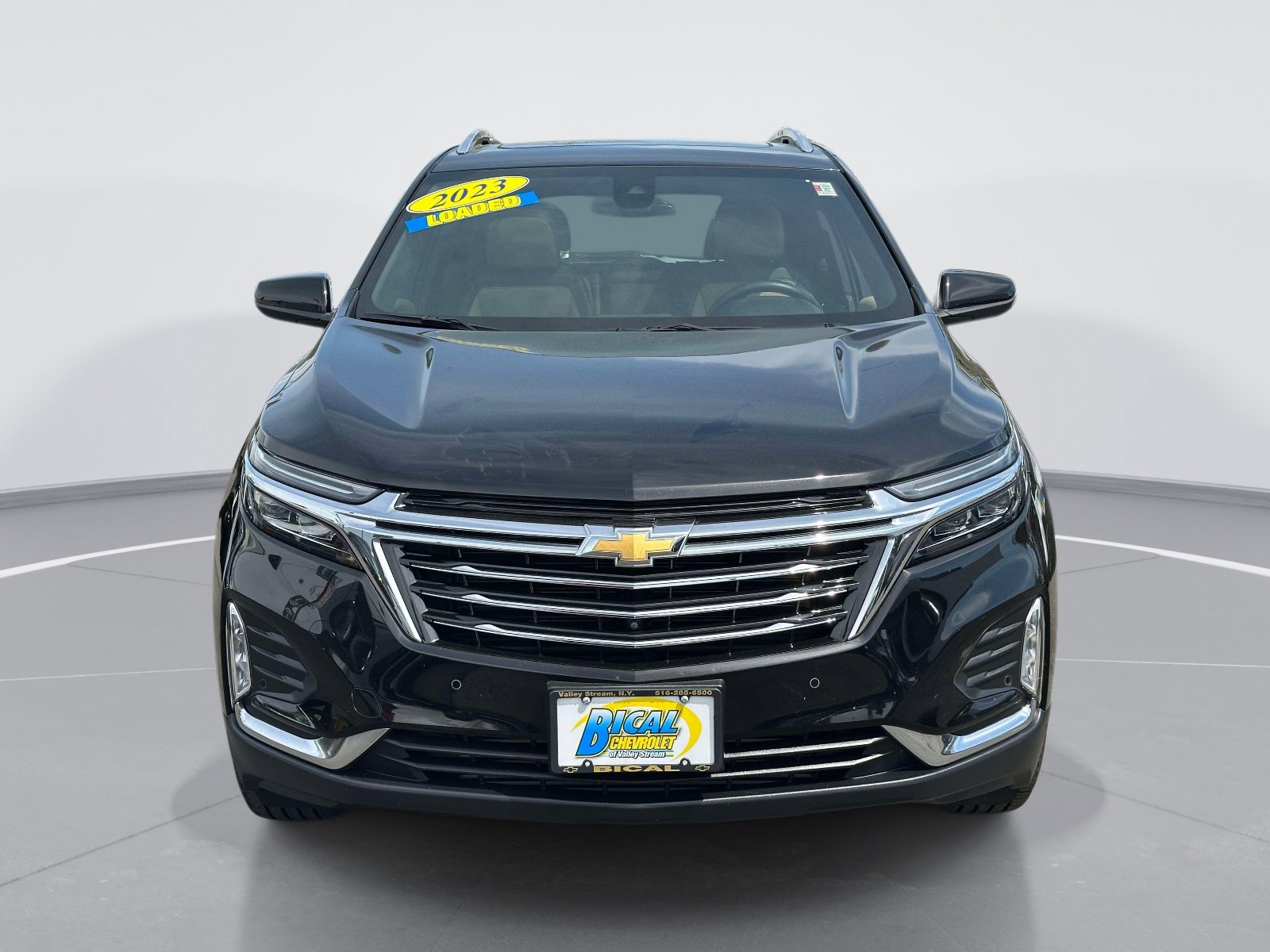 Used 2023 Chevrolet Equinox Premier FWD image 2