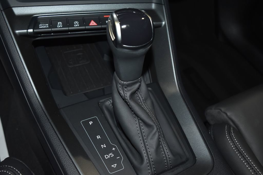 Certified 2025 Audi Q3 2.0T Premium w/ Convenience Package image 16