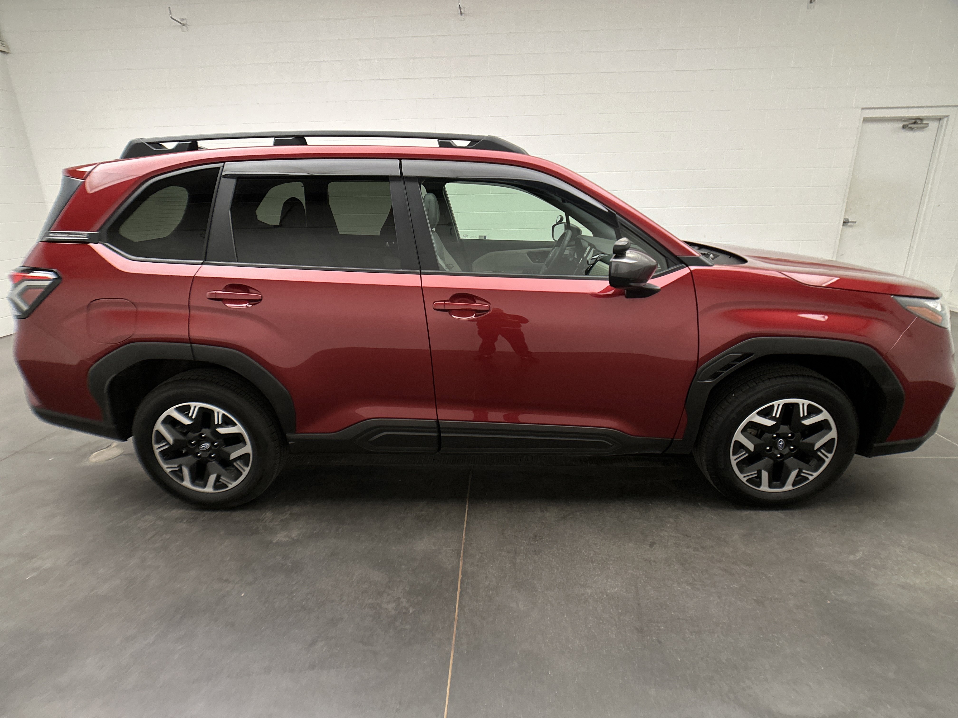 Used 2025 Subaru Forester Premium w/ Convenience Package #1 image 9