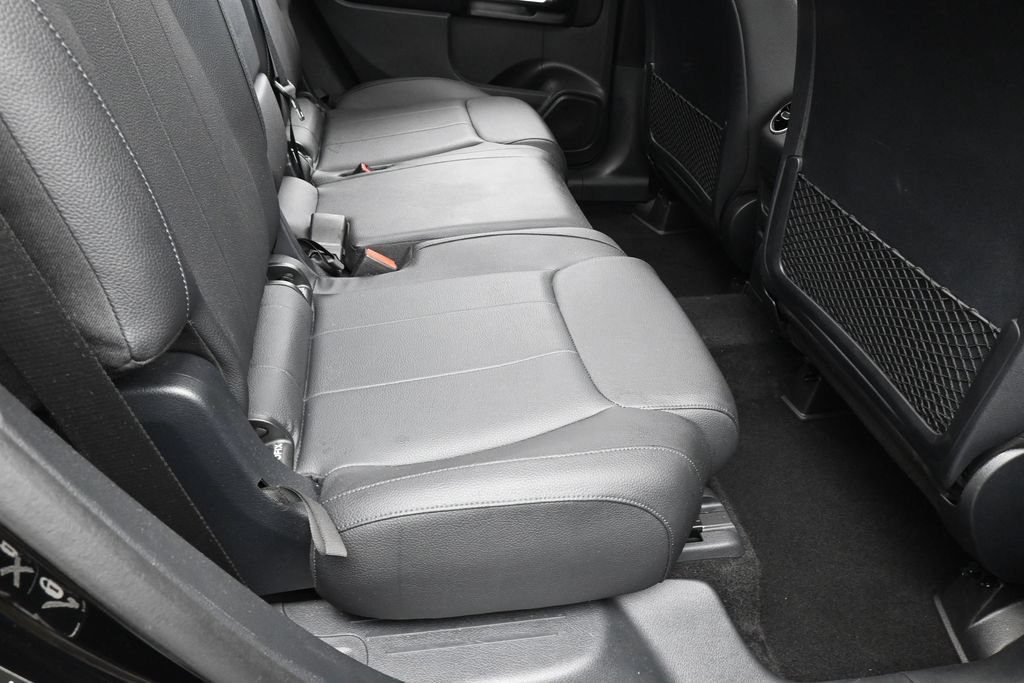Used 2025 Mercedes-Benz GLB 250 image 40