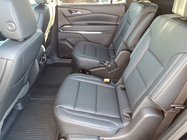 New 2027 Chevrolet Traverse LT w/ LPO, Floor Liner Package FWD image 9