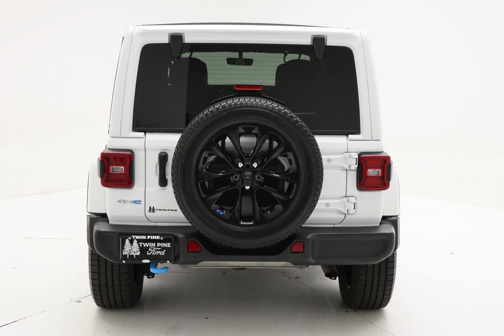 Used 2023 Jeep Wrangler Unlimited Sahara w/ Cold Weather Group AWD/4WD image 7