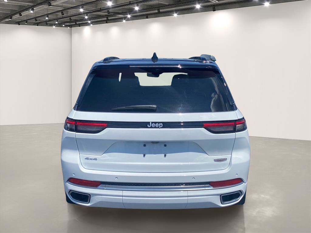 Used 2025 Jeep Grand Cherokee Summit AWD/4WD image 6