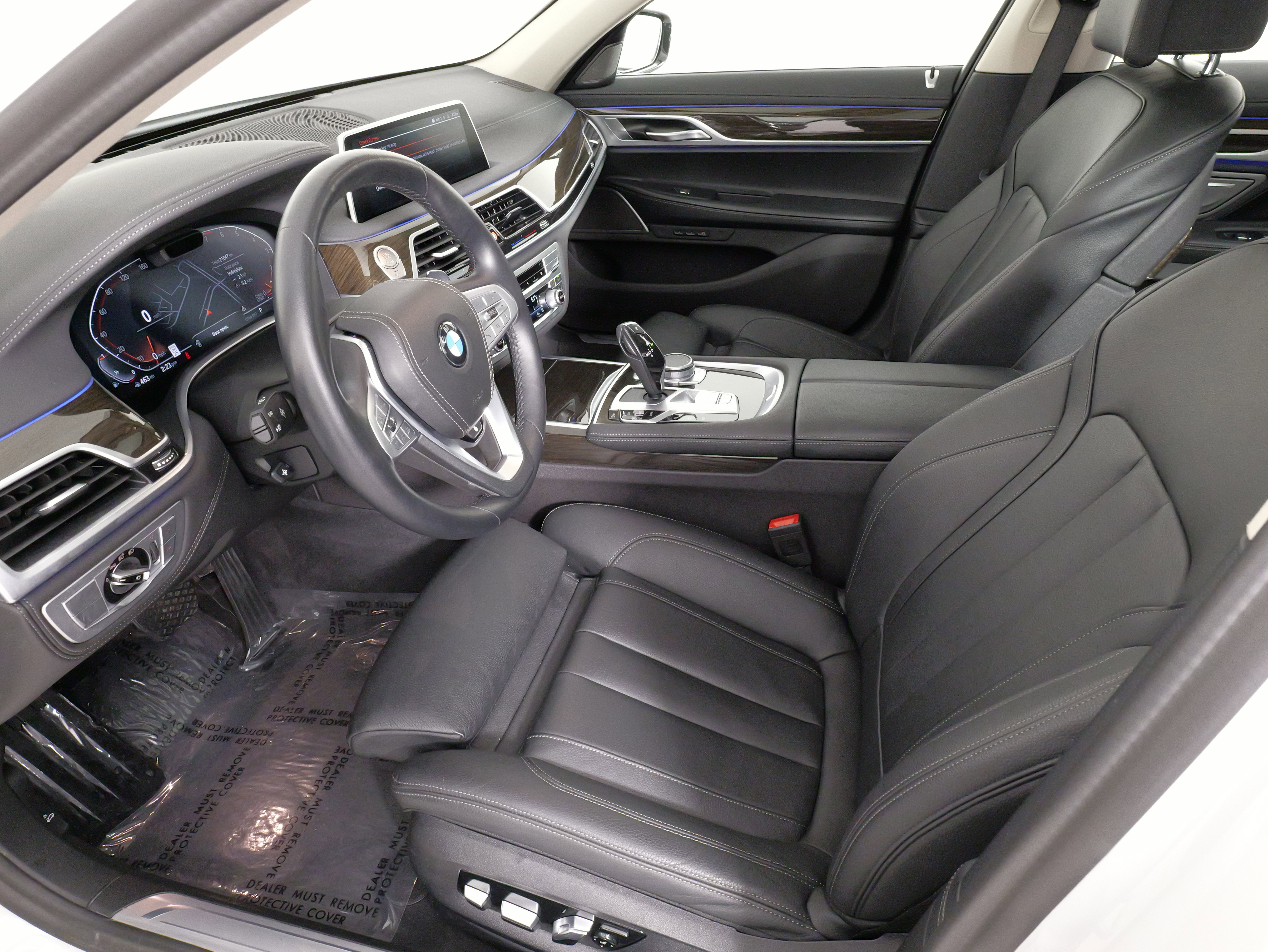 Used 2022 BMW 740i xDrive image 32