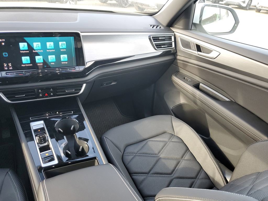 New 2026 Volkswagen Atlas Cross Sport SE FWD image 14