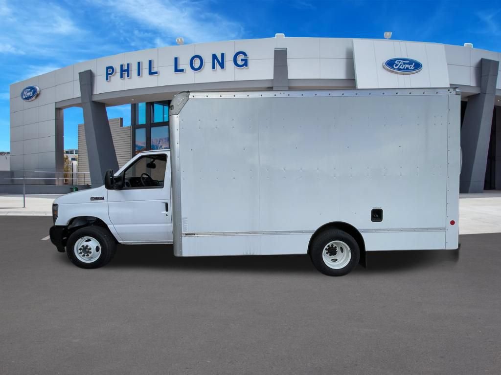 New 2024 Ford E-450 and Econoline 450 Super Duty w/ Driver's Safety Package RWD image 4