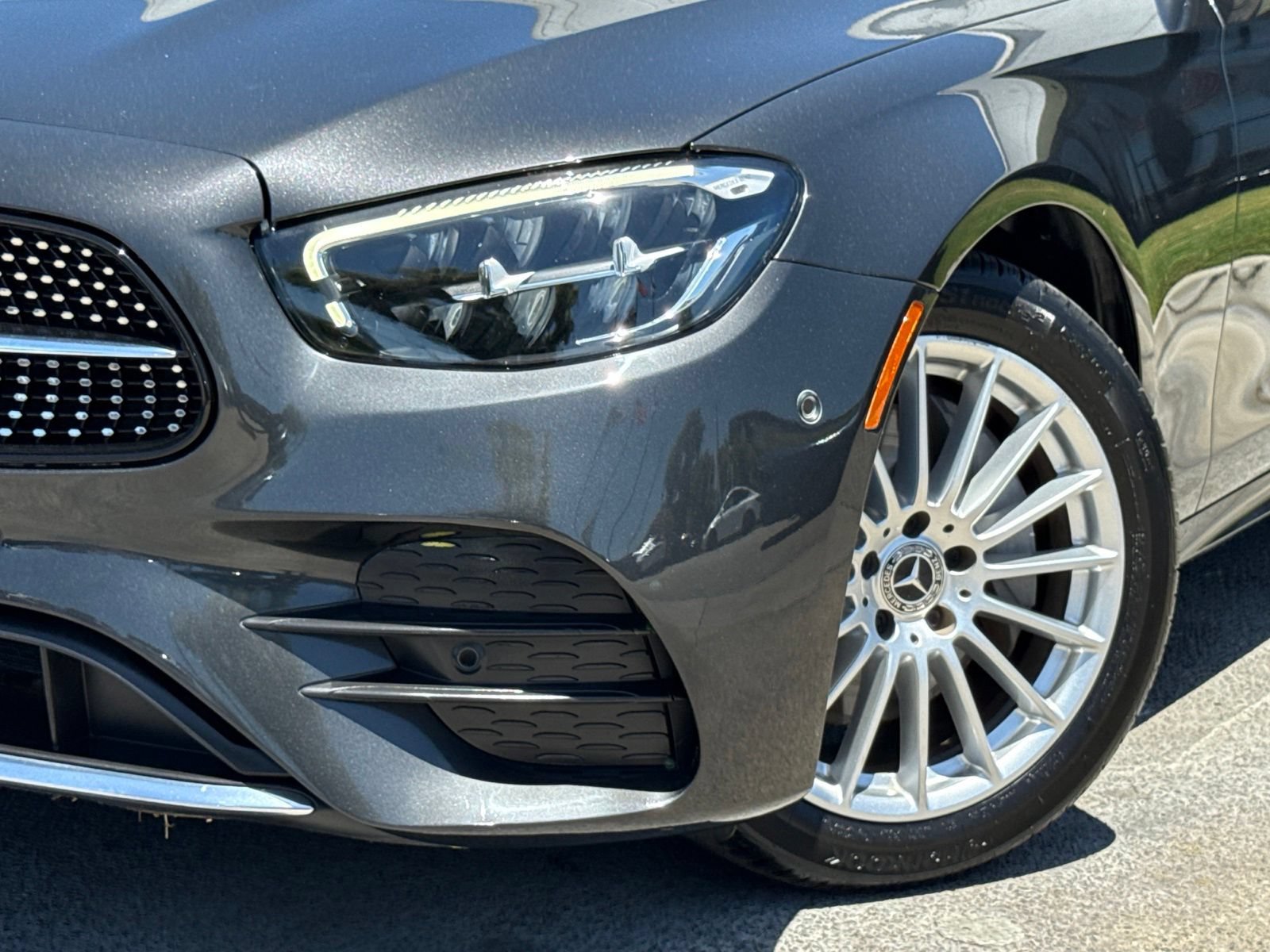 Used 2022 Mercedes-Benz E 350 Sedan image 3