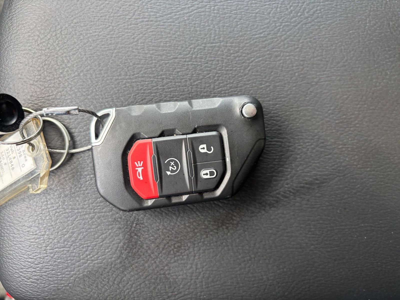 Used 2025 Jeep Wrangler Sahara image 22