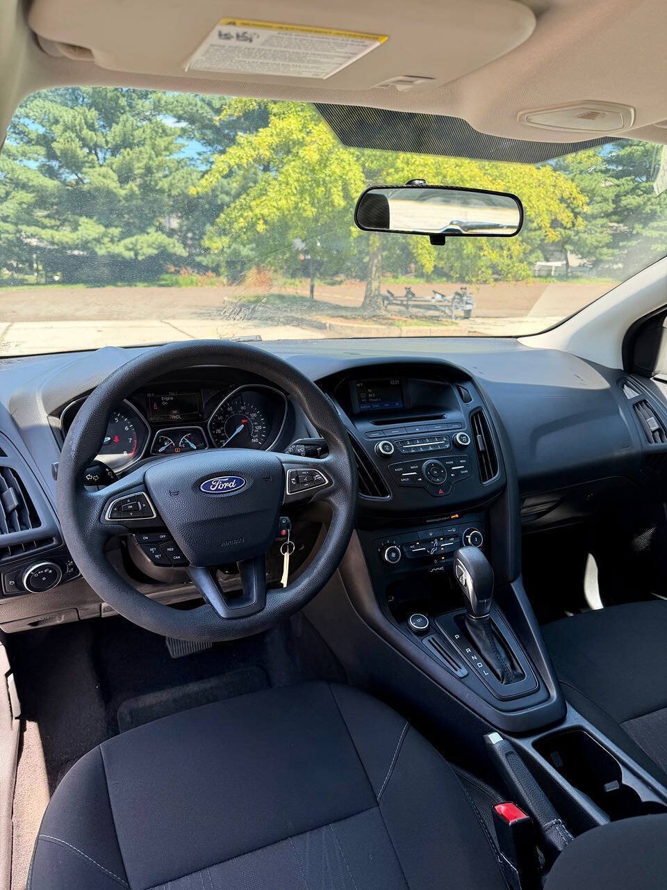 Used 2017 Ford Focus SE FWD image 19