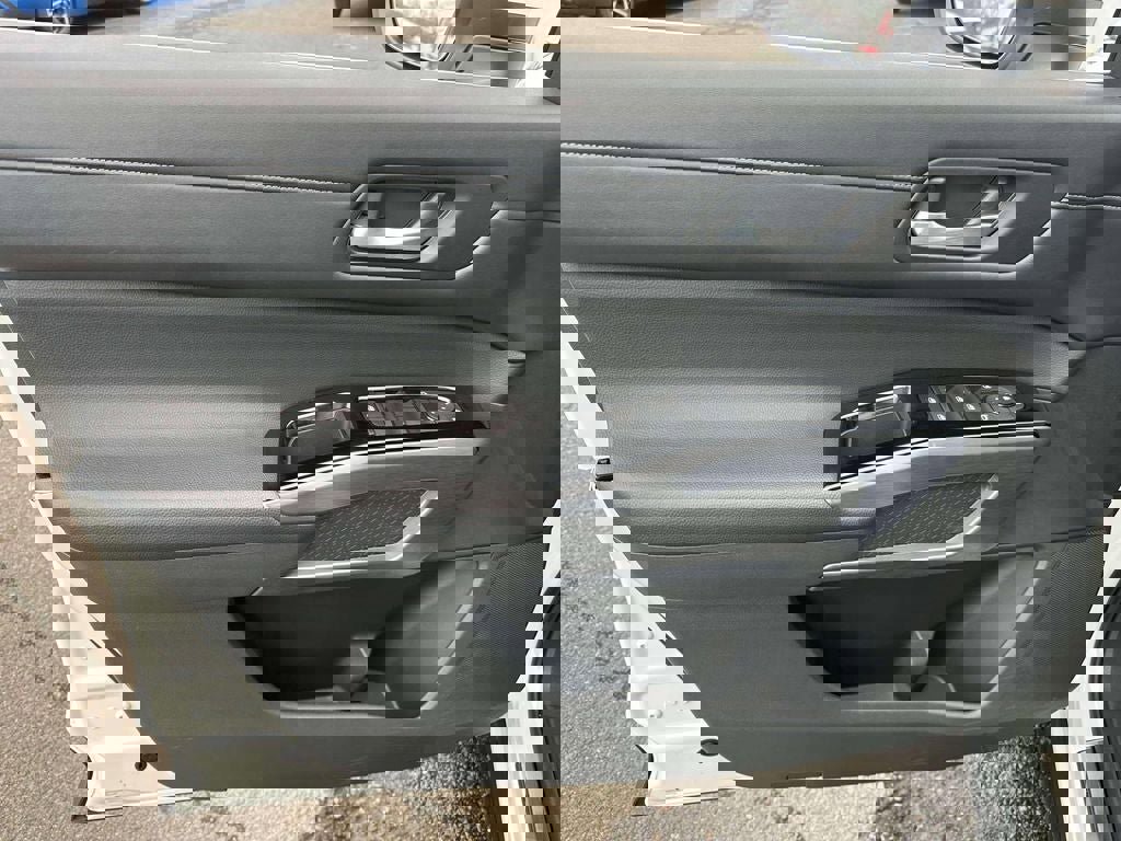 Certified 2024 Nissan Pathfinder SL w/ Lighting Package (N92) image 17